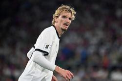 -关于纽卡斯尔联新援表现抢眼，球迷振奋的信息