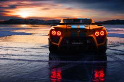 LOL赛事-足球的双面，当内马尔的锋芒照亮个人英雄主义的夜空，阿尔及利亚的团队星图在争冠路上悄然展开