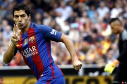 LOL决赛-瓦伦西亚中场膝盖受伤需手术的简单介绍