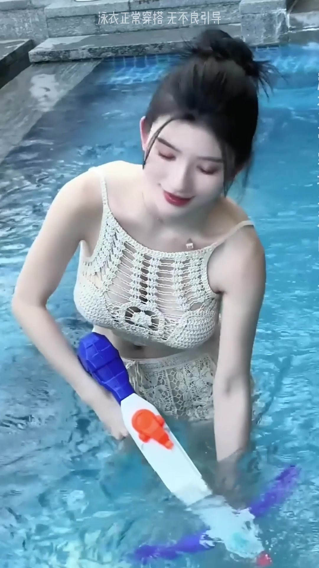 世界冠军争夺泳装表演，惊心动魄