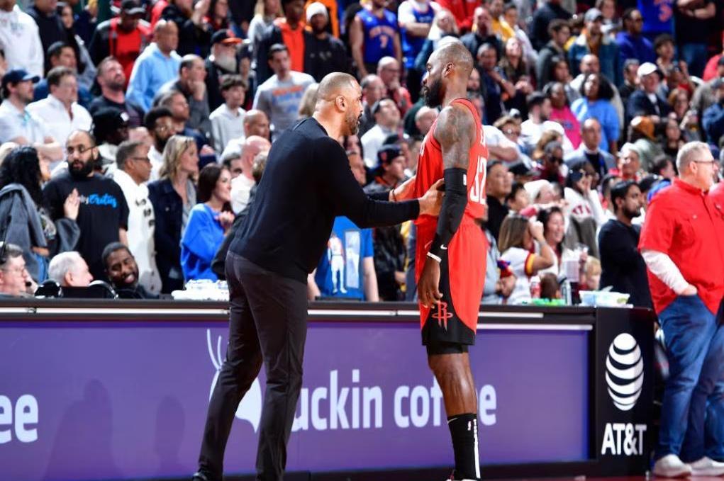 包含火箭队实力雄厚,轻松击败对手的词条 包含火箭队实力雄厚,轻松击败对手的词条