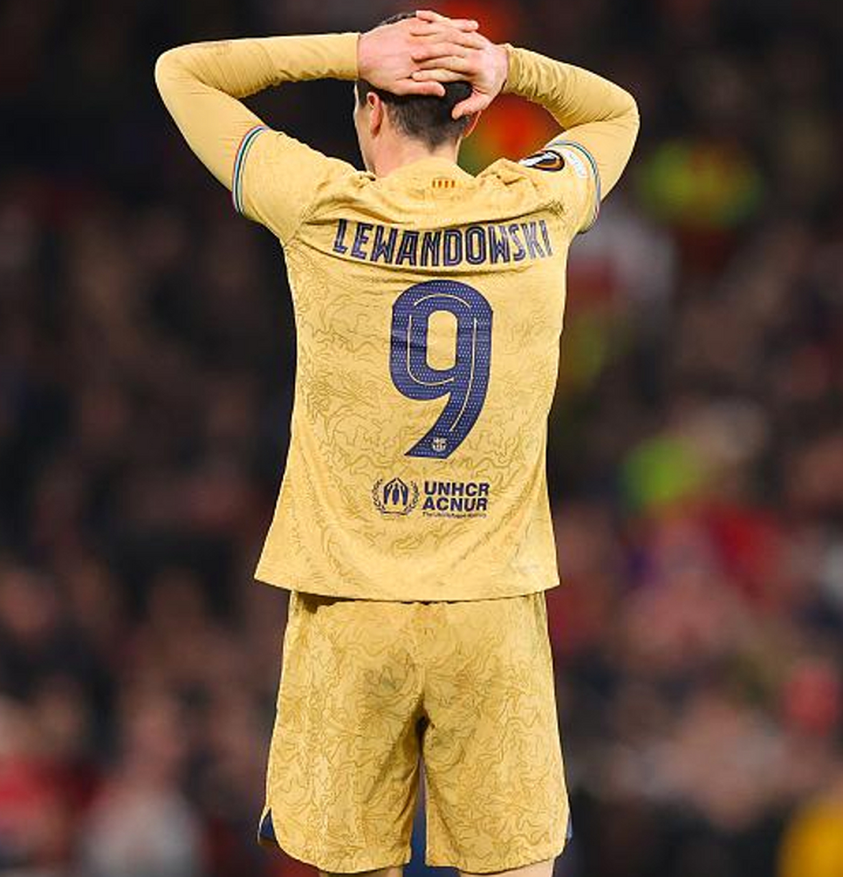 里昂险胜利物浦，莱万状态火热