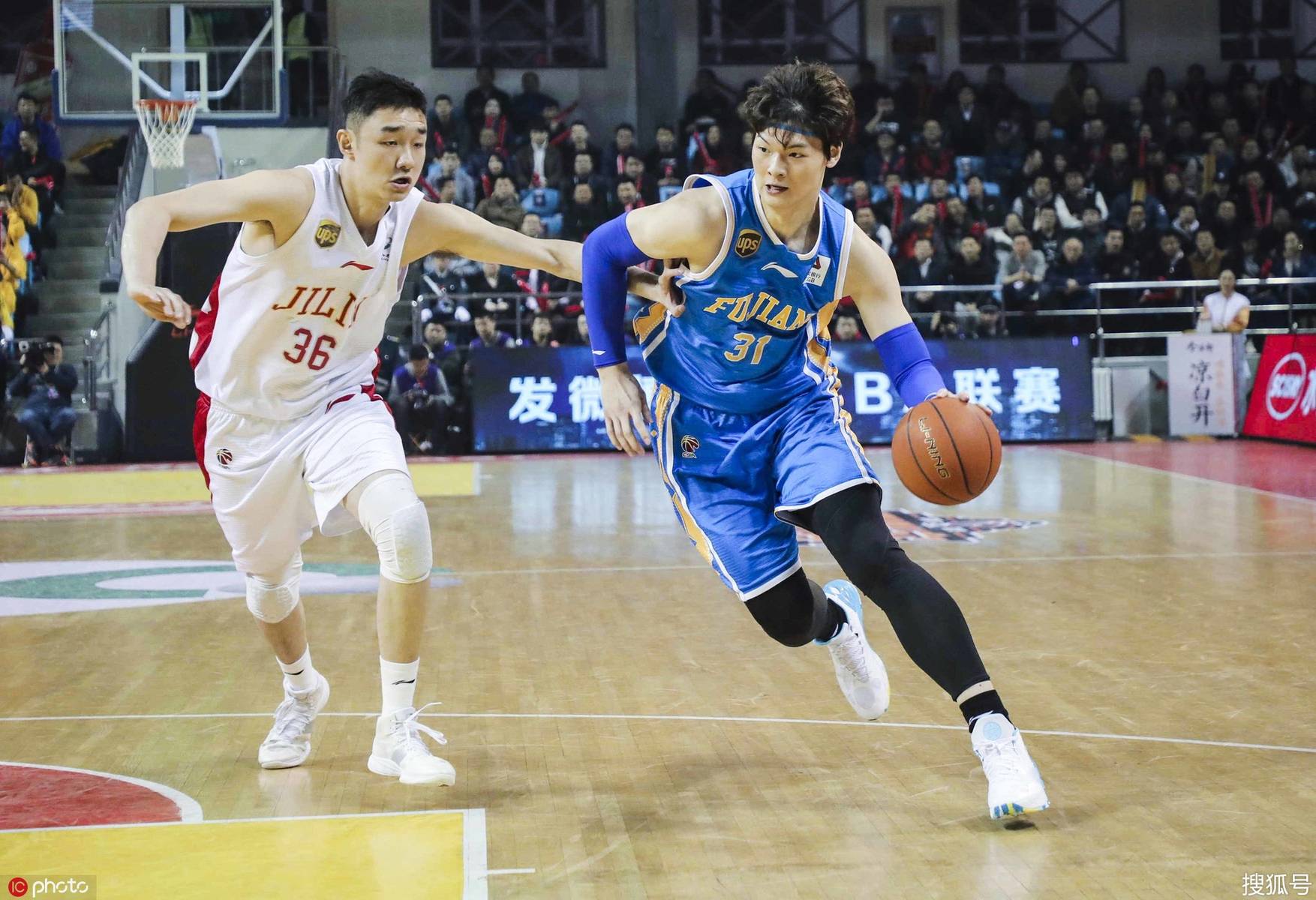 山东队横扫江苏队，王哲林带队取胜