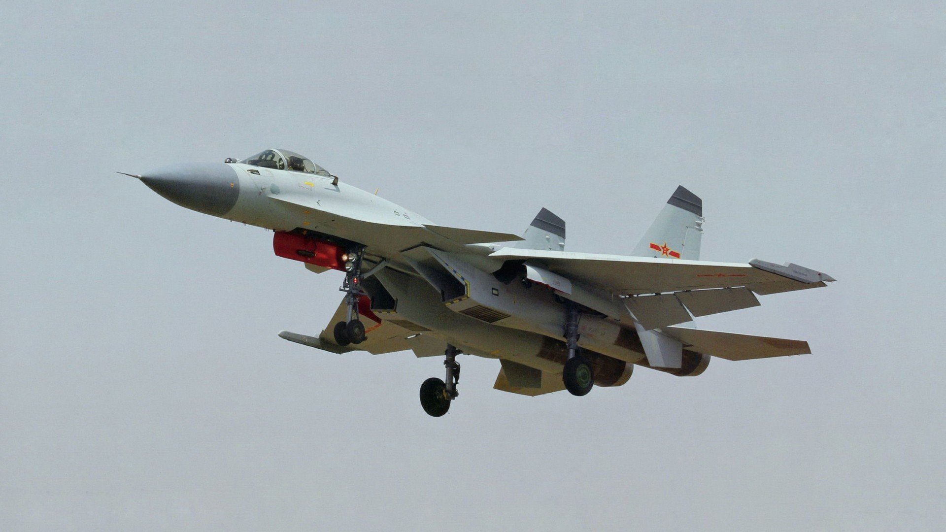 数据漩涡中的跨界之战