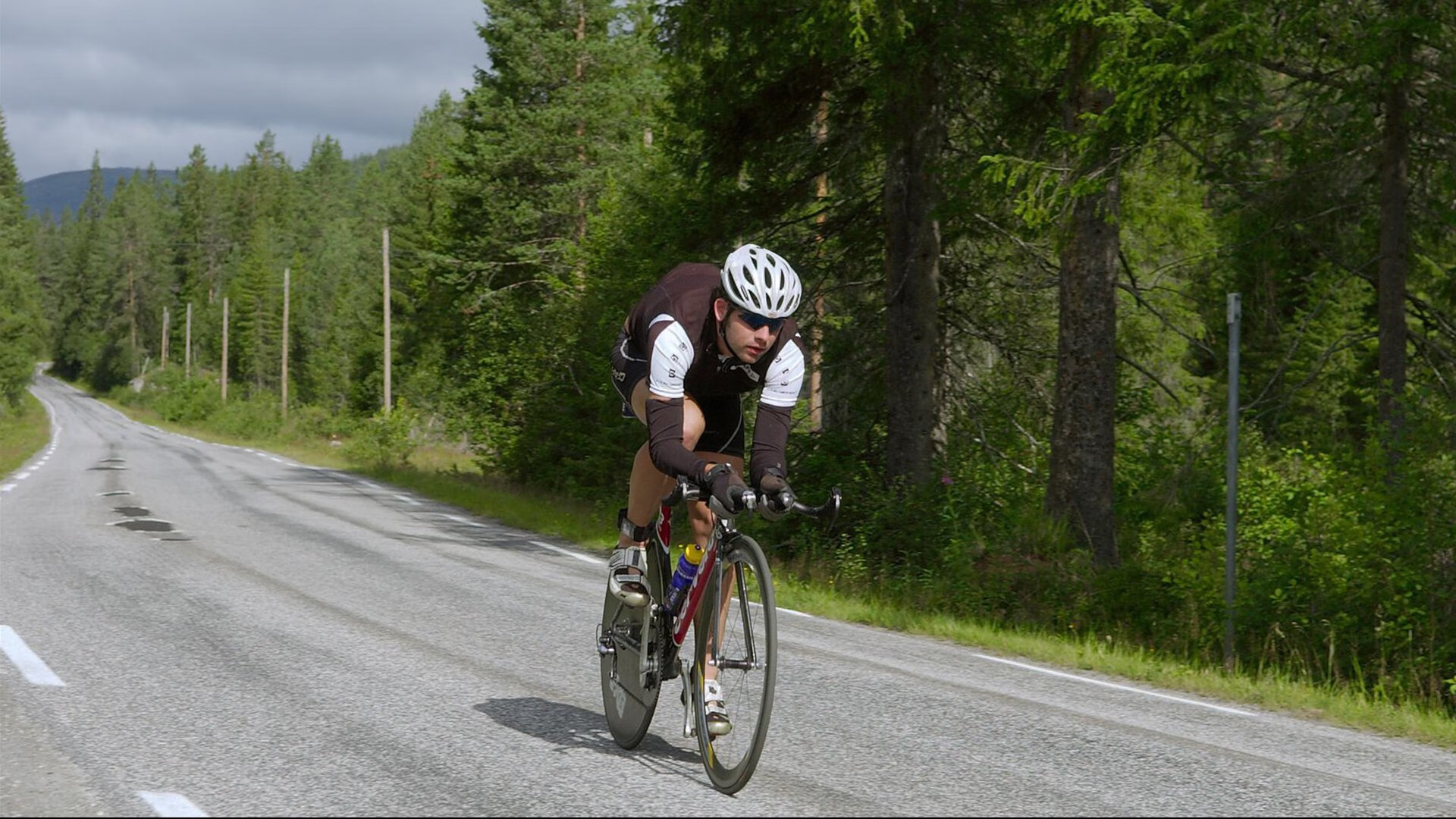 绝境狂澜!恩比德末节19分+制胜封盖 掘金主场斩落森林狼