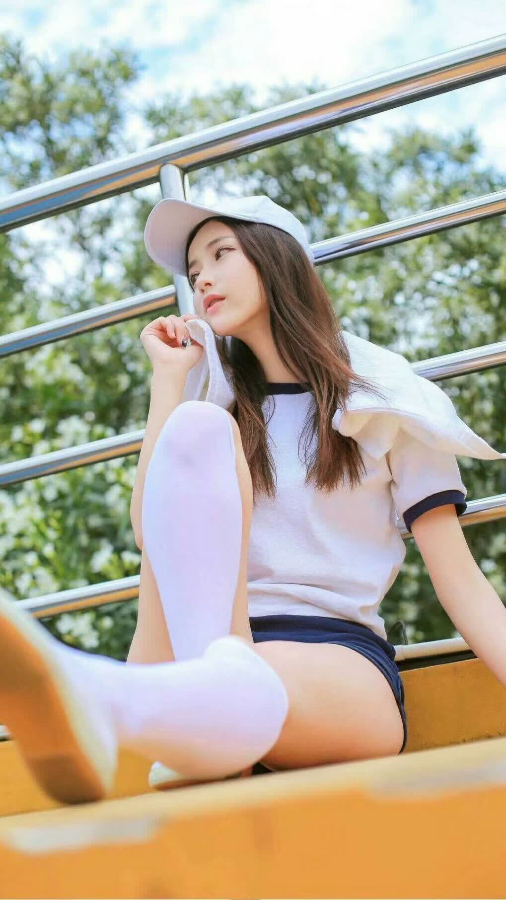 首先,让我扩展思维,来构思几个不同风格的标题